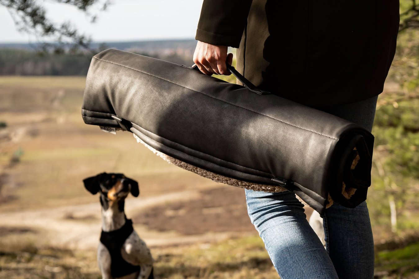 Reisematte Travel Mat Saddle braun mit Teddy Plüsch beige